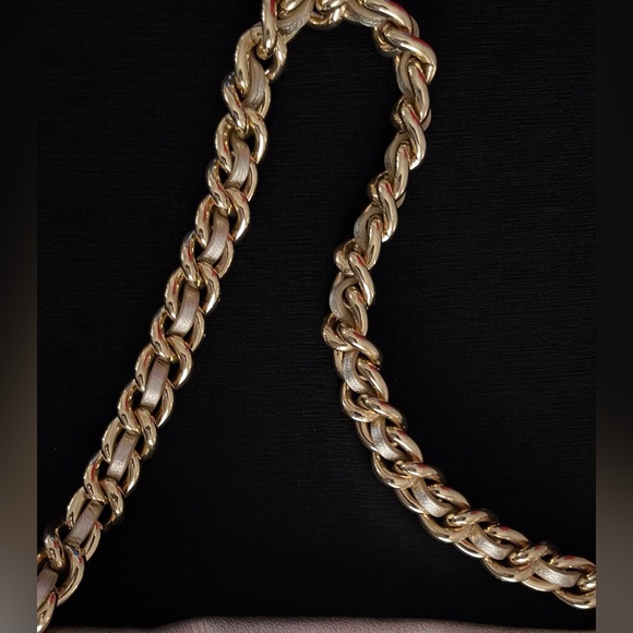 Antonio Melani Gold Metallic Flap Closure Chain Strap Emblem Purse Handbag Bag - Picture 4 of 11